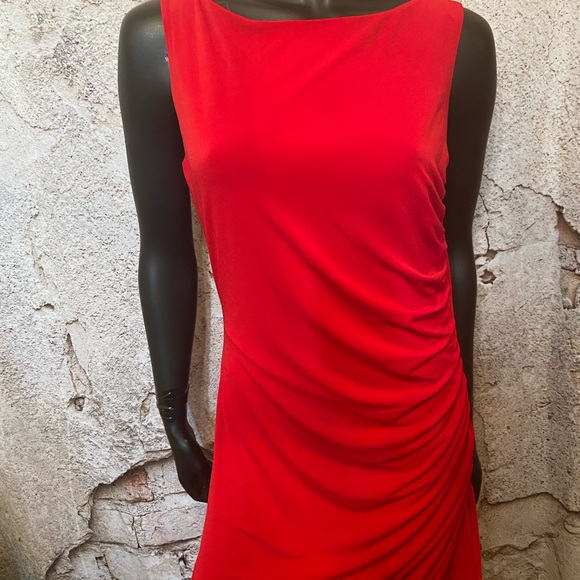 Donna Red Rouched Dress 🇨🇦 - Picture 2 of 5